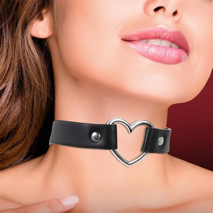 Intoyou Female Sex Toys Adjustable choker in eco leather with metallic heart Cinderella